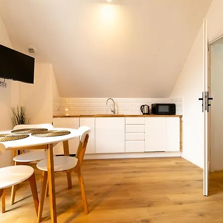 Rentplanet - Kras Apartment *